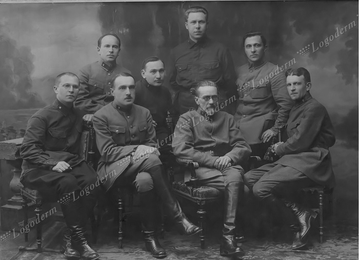 С.Т. Павлов, П.А. Великанов и Н.В. Санталов среди прикомандированных врачей (1928 год)